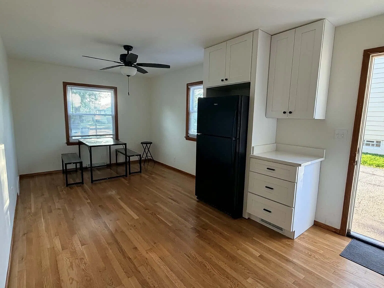 3 bed, 1.5 bath, $1,800 — Photo 2