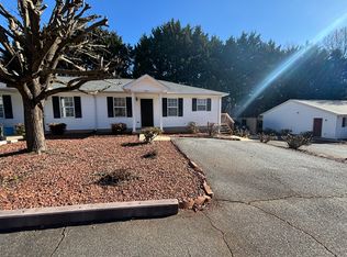 1726 18th Ave NE #A2, Hickory, NC 28601