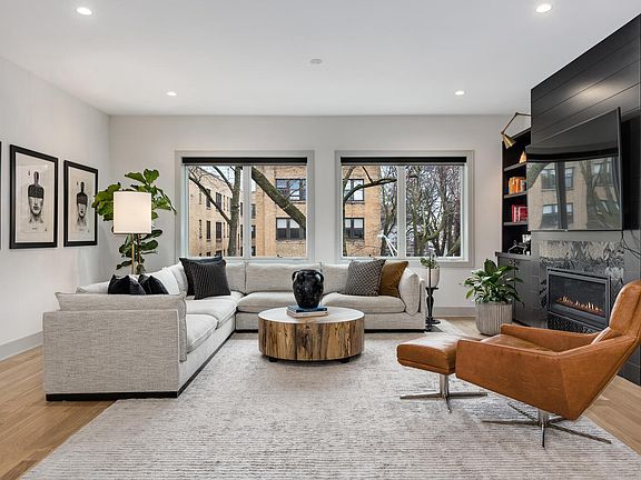 3rd image of 1229 W Carmen Ave #2