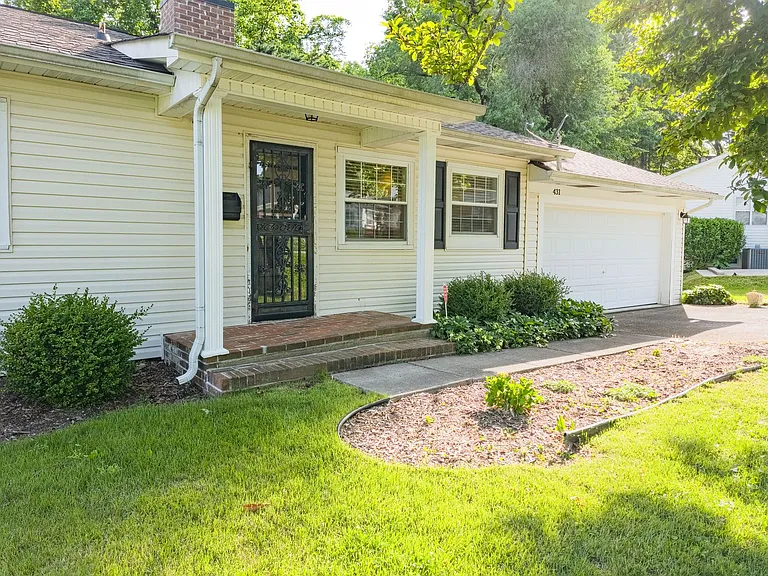 431 East Dr — Photo 9