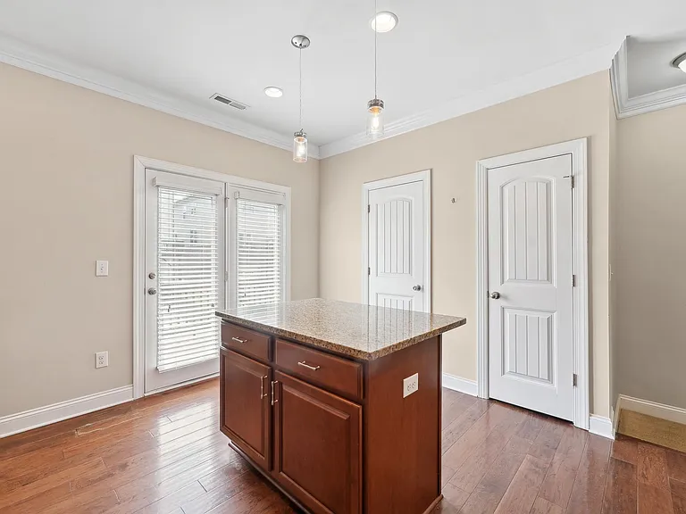 1359 Town Home Dr — Photo 12