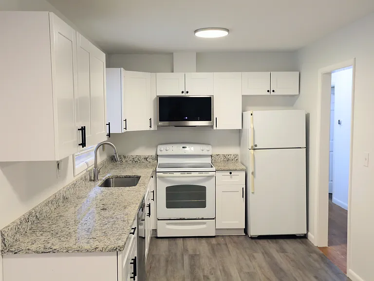 2180 Stockbridge Dr #A — Photo 3
