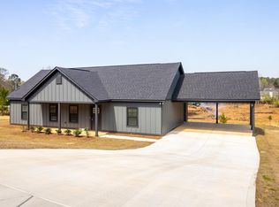 43 Lee Road 2167, Valley, AL 36854