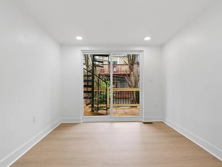 203 S Madeira St — Photo 27