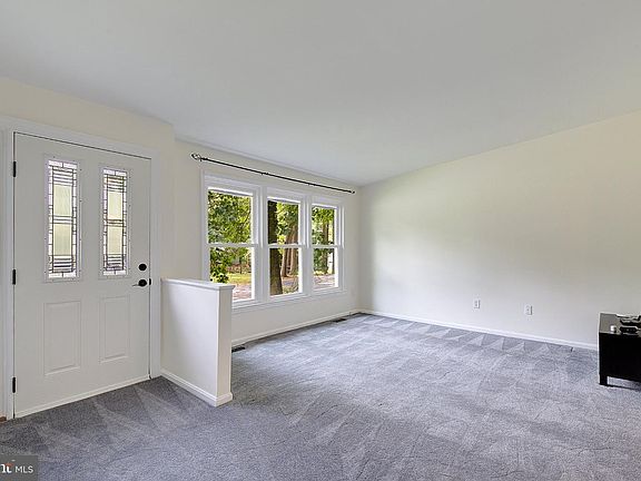 3rd image of 1111 Redeye Rd