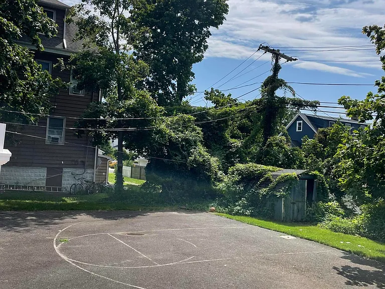 98 Neptune Ave — Photo 10