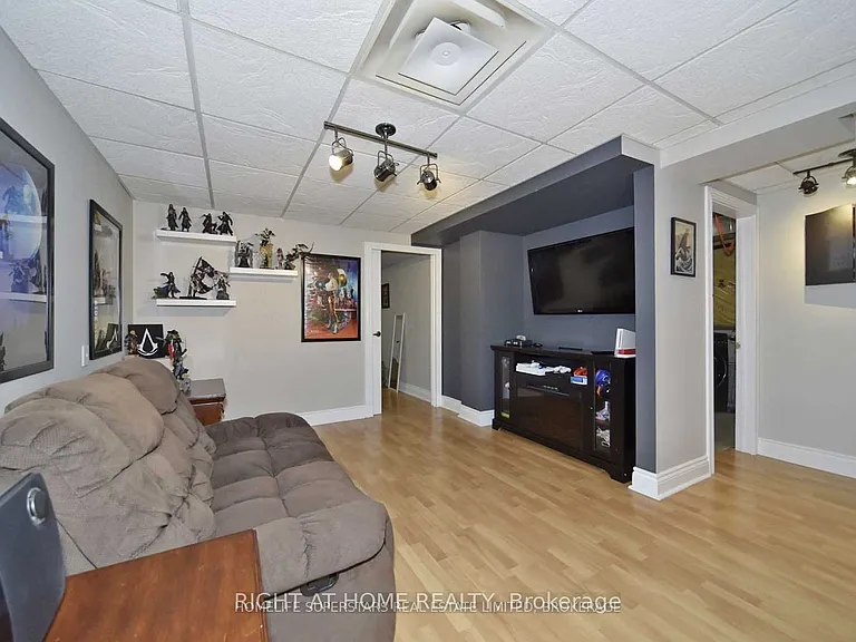 1434 Largo Cres — Photo 28