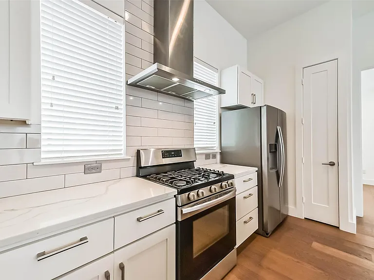 2408 Emancipation Ave #A — Photo 5