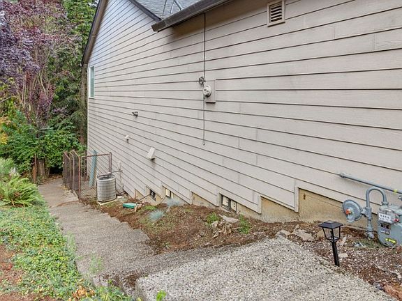 3rd image of 14512 NE 24th Ave #1