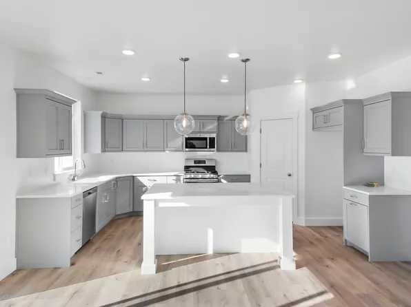 2409 W 2950 N #101, Farr West, UT 84404