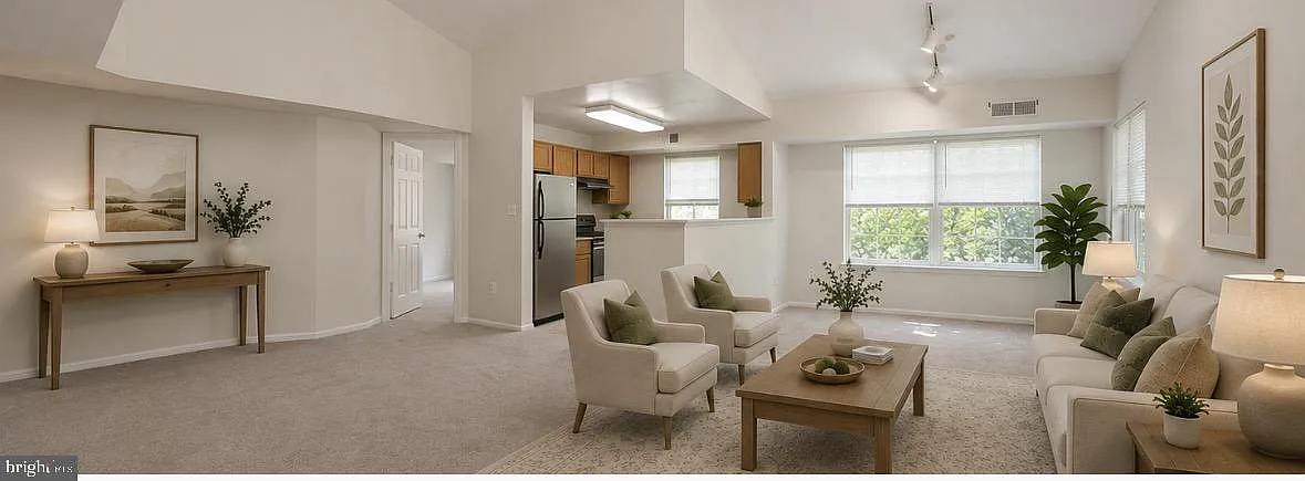 2 bed, 2.0 bath, 1050 sqft, $2,250 — Photo 2