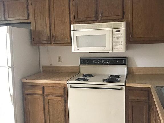 3rd image of 112 Dunsford Ct