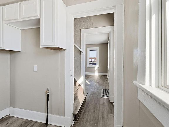 3rd image of 2013 De Koven AVENUE