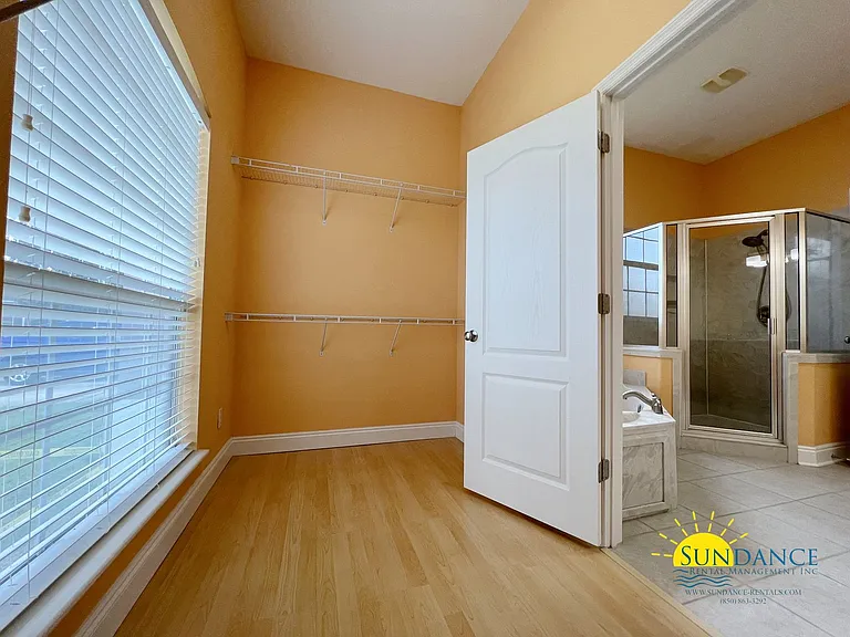 1548 Venice Ave — Photo 15