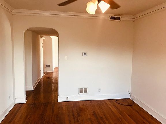 4th image of 1535 W Victoria St #3FQ