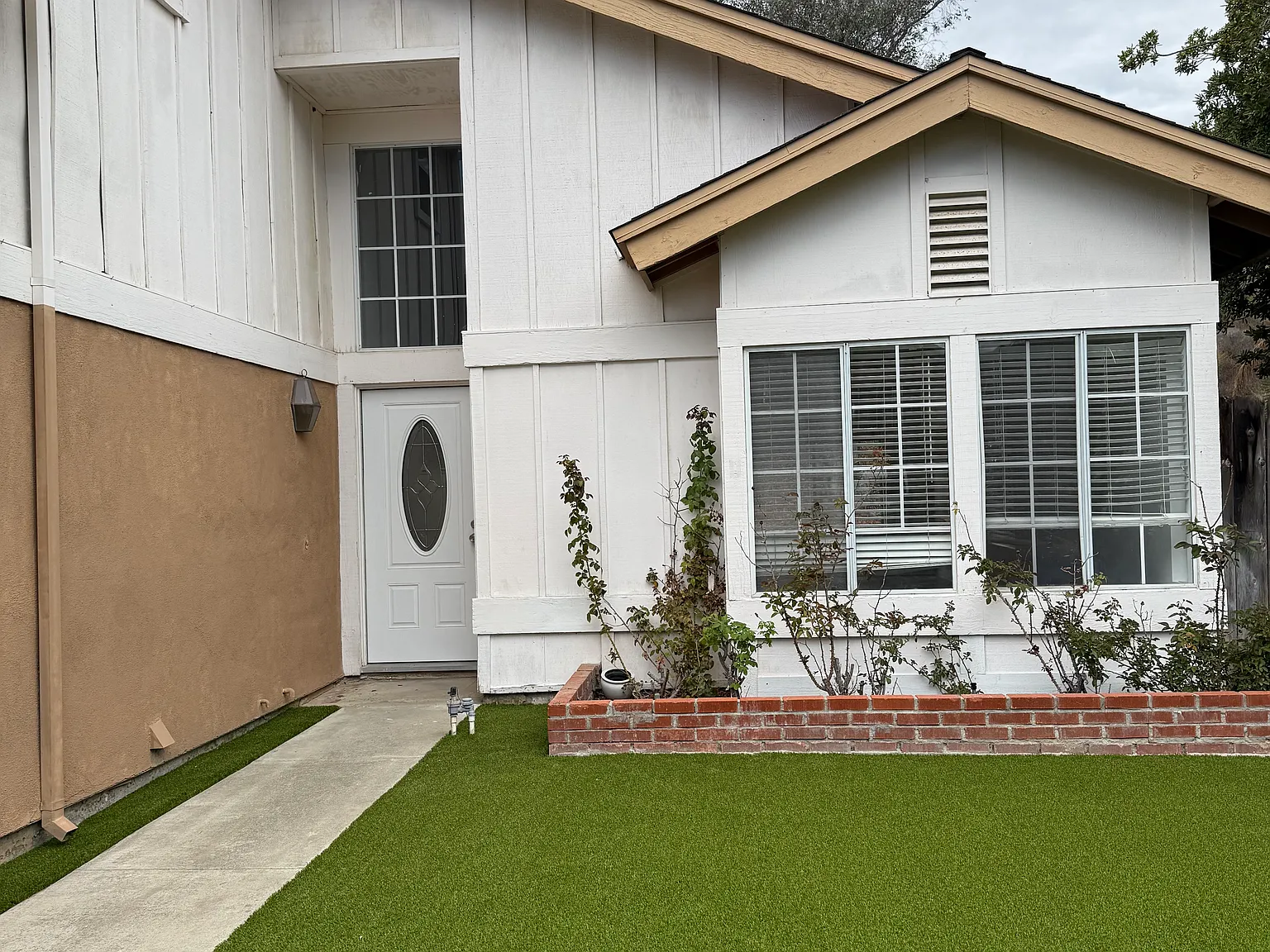 4 bed, 2.5 bath, 1960 sqft, $4,895 — Photo 2