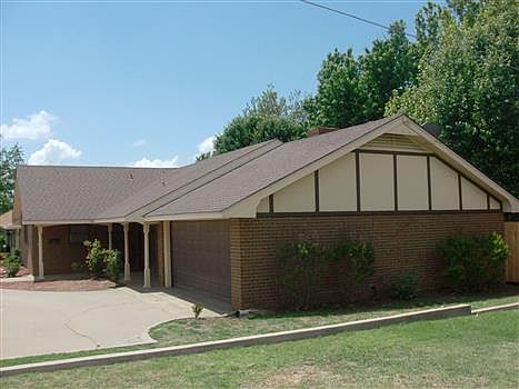 4th image of 605 Meadow Pl