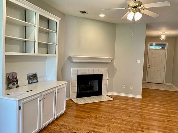 2nd image of 212 Landsburg Ct