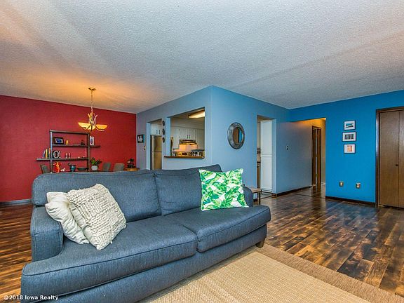 5th image of 4701 Woodland Ave Unit 3