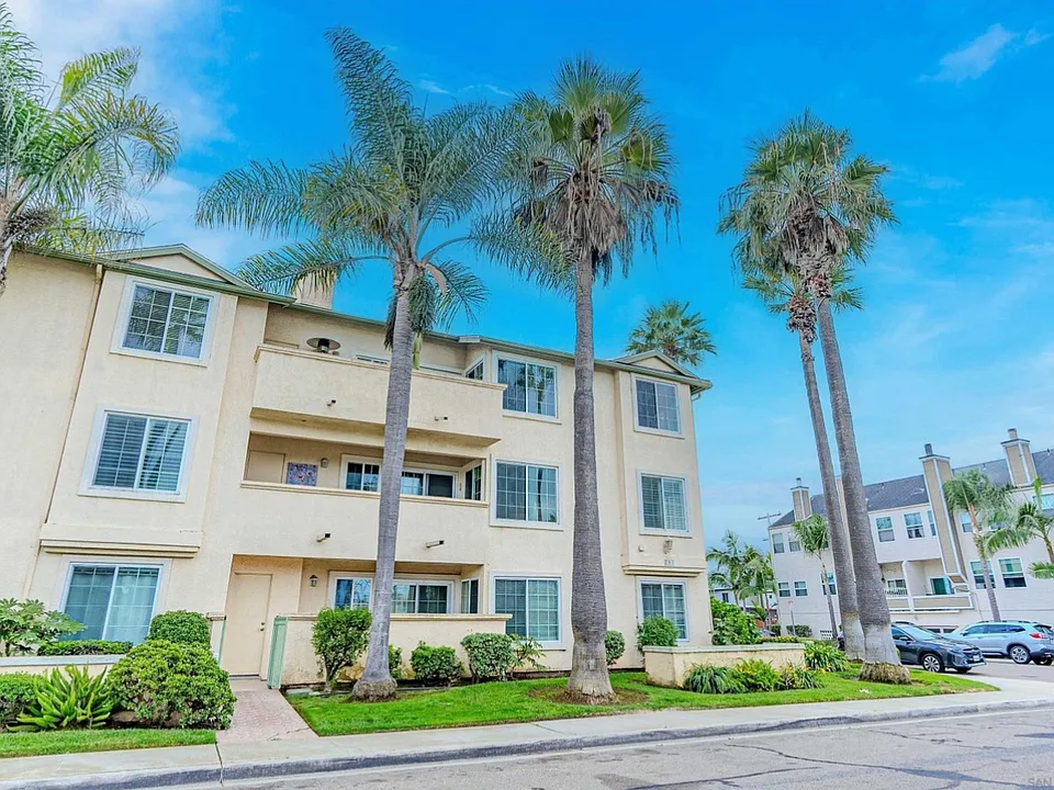 207 Elkwood Ave #1