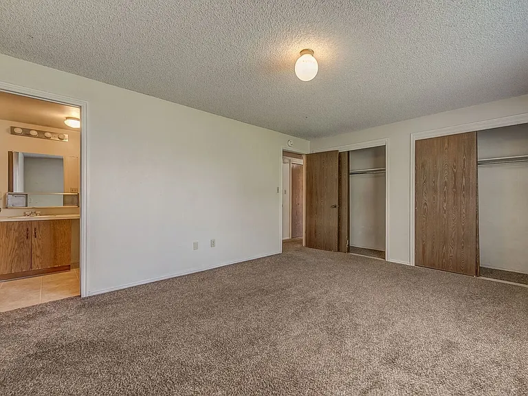 639 N University Ave #9 — Photo 10