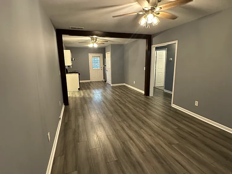 567 N Marietta Pkwy NE — Photo 6