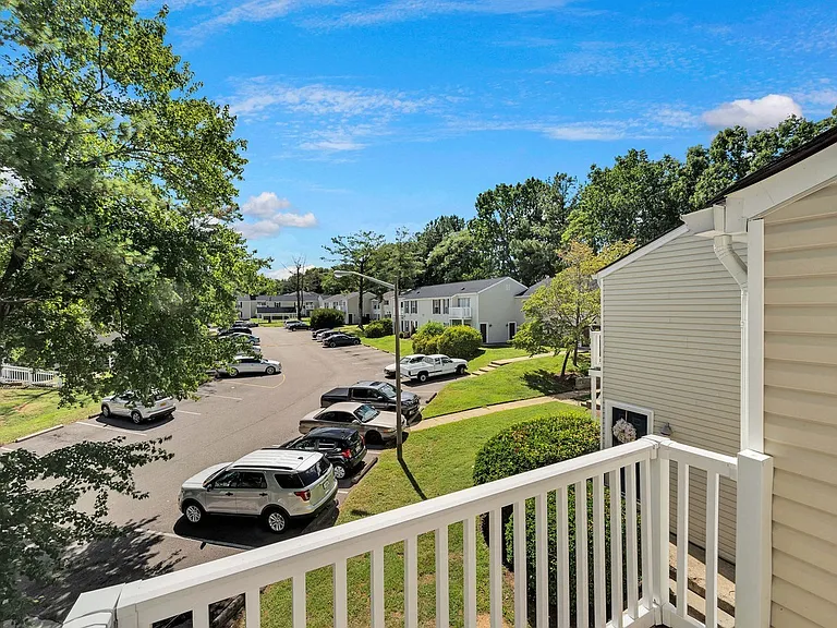 Aston Ridge Apartments — Photo 13