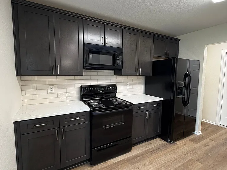 404 Kylar St — Photo 24