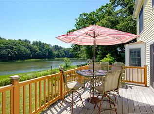 28 Homestead Cir, Old Lyme, CT 06371