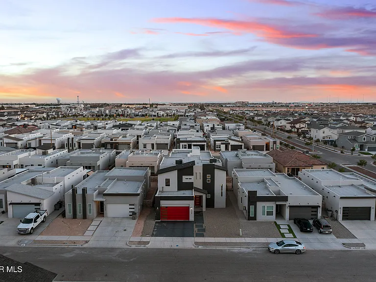 12308 Desert Heights Ct — Photo 33