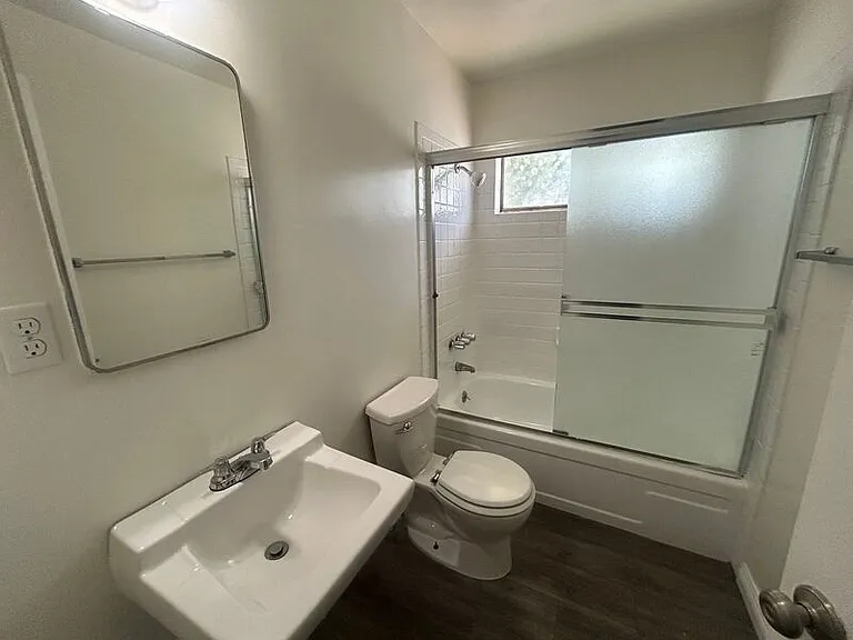 325 N Glendora Ave #3 — Photo 13