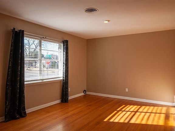 5th image of 2502 Patricia Ln