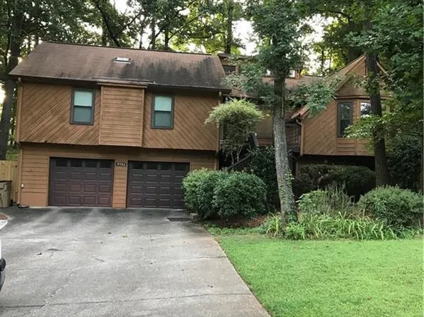 4046 Maxanne Dr, Ball Ground, GA 30107