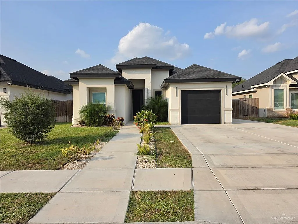 3 bed, 2.0 bath, 1349 sqft, $1,700 — Photo 1
