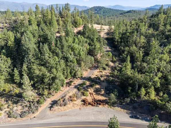 3300 Waldo Rd, Cave Junction, OR 97523