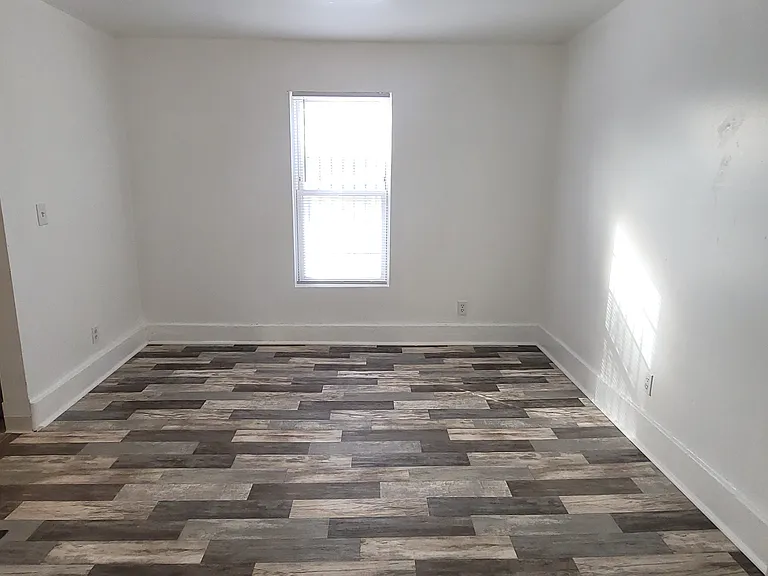 536 Jefferson St — Photo 5