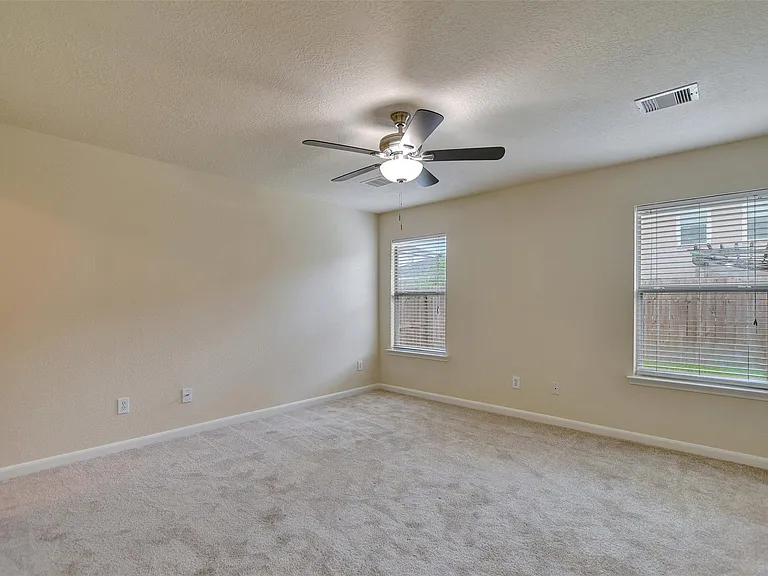 3131 Beacon Grove St — Photo 17