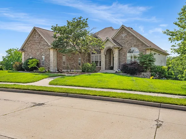 1913 Surrey Ct, Columbia, MO 65203
