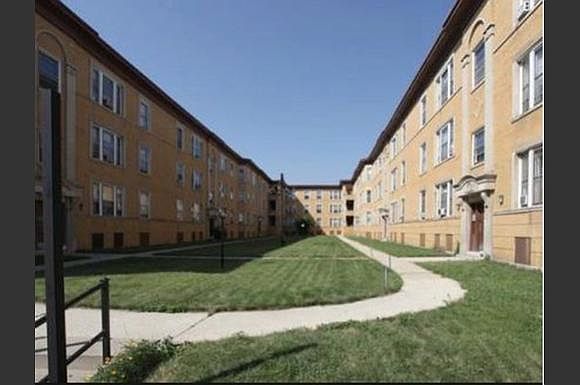 1st image of 4620 S Lake Park Ave APT 3W