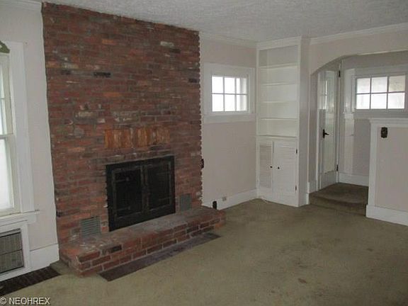 3rd image of 830 Grant Ave