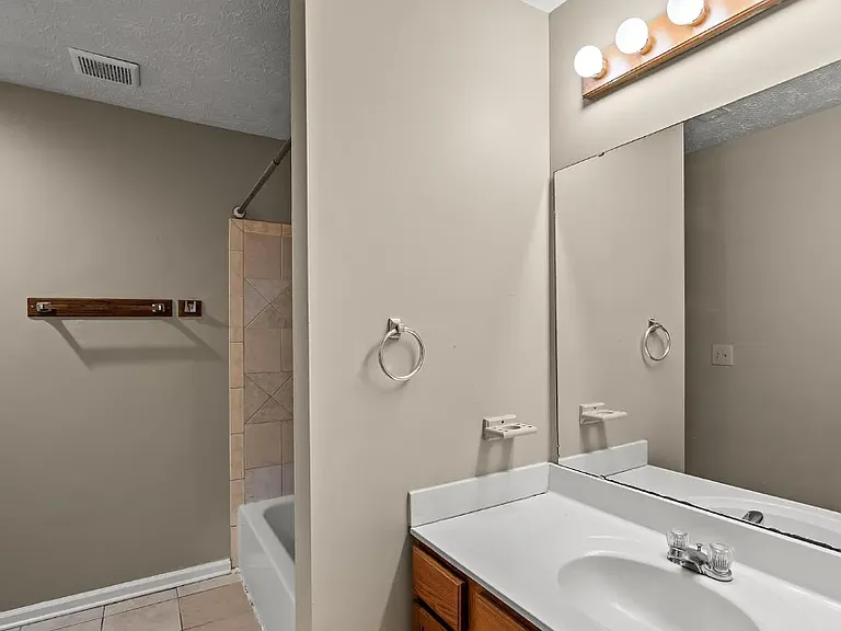 2226 Ravine St #2 — Photo 10