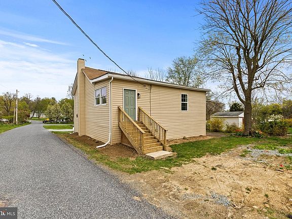 2nd image of 106 1st Ave