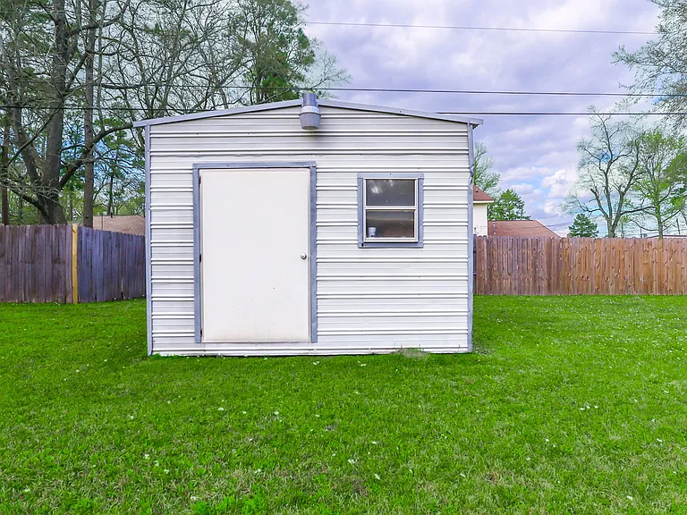 118 Rustwood St — Photo 31