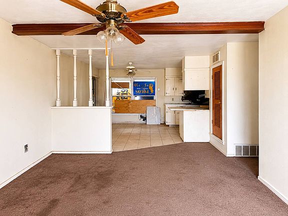 3rd image of 2611 Parkway Dr