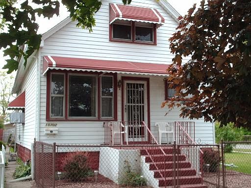 1st image of 15702 Wallace St