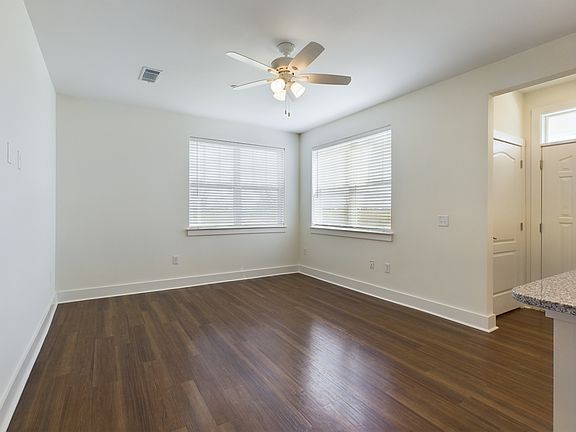 2nd image of 470 Arsdale Ave #29-104