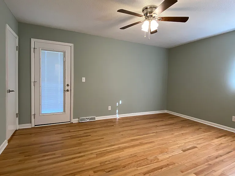 105 Park Ln — Photo 18
