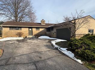 2545 Buckhurst Dr, Beachwood, OH 44122