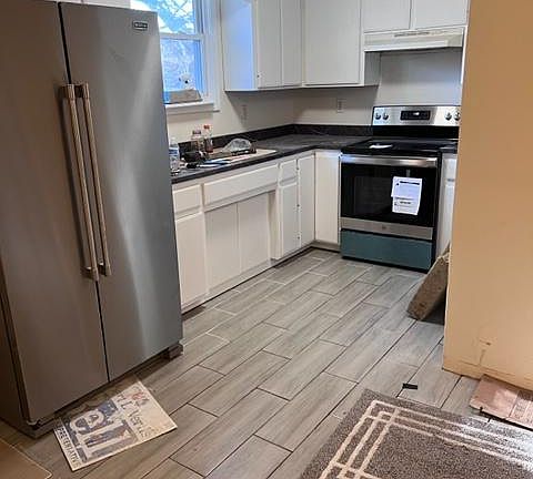 Kitchen is being finished at this time. More pics to follow of large eating area