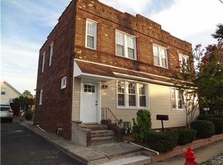 79 Albert St, Woodbridge, NJ 07095